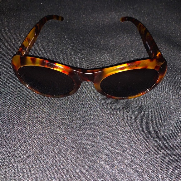 Gucci Vintage Oval Tortoise Sunglasses GG2400 - Picture 3 of 7